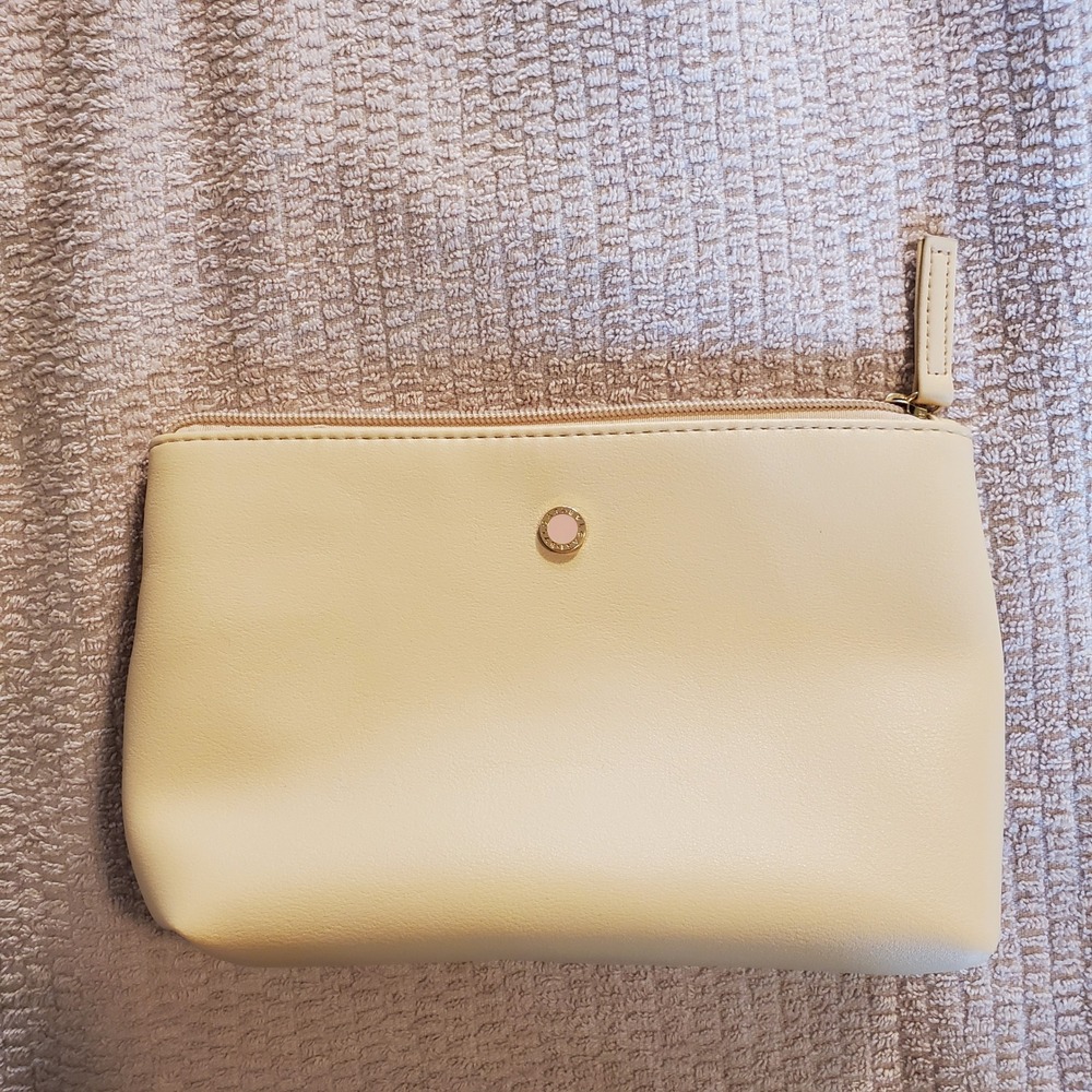 Bvlgari Emirates Amenity Kit Cosmetic Pouch Beige Gold Pink Logo Zip Bag -empty